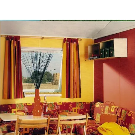 Residence Santa Ghisonaccia Buitenkant foto