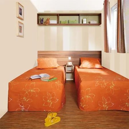 Residence Santa Ghisonaccia Buitenkant foto